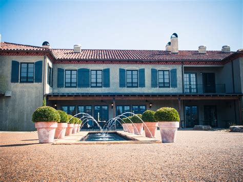 Hotel domestique - Hotel Domestique is a premier wedding venue in Columbia, South Carolina. Browse weddings at the venue and get in touch on View Carats & Cake.